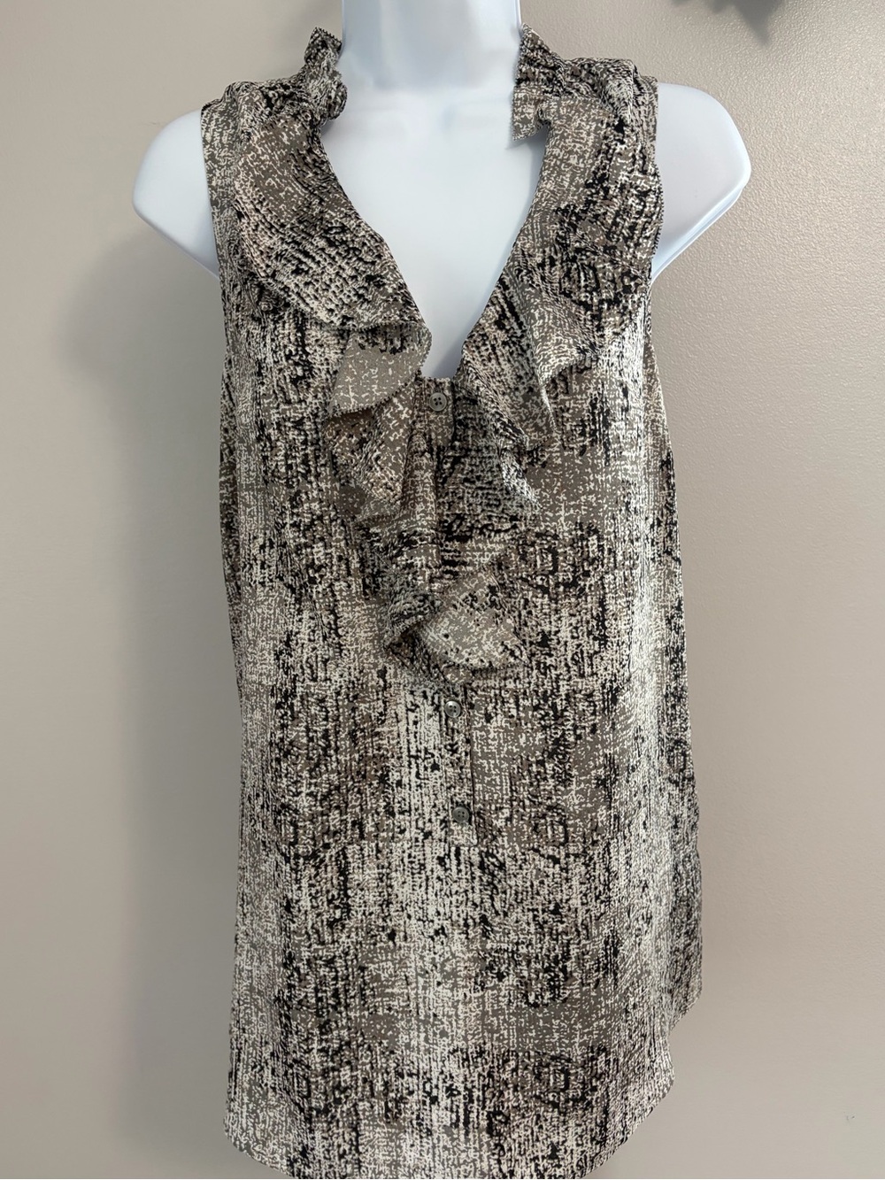 Mossimo Textured Look Ruffle Neck Sleeveless Top - Gray & Black - Picture 14 of 16